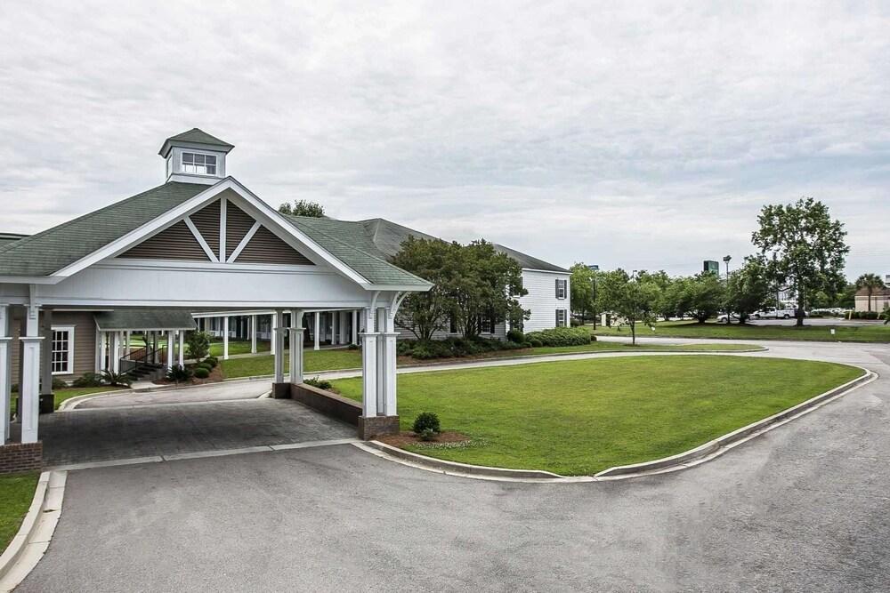 Quality Inn & Suites Santee Exterior photo