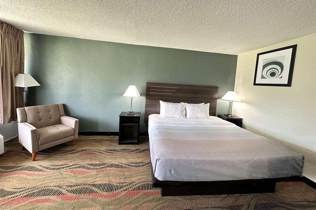 Quality Inn & Suites Santee Room photo