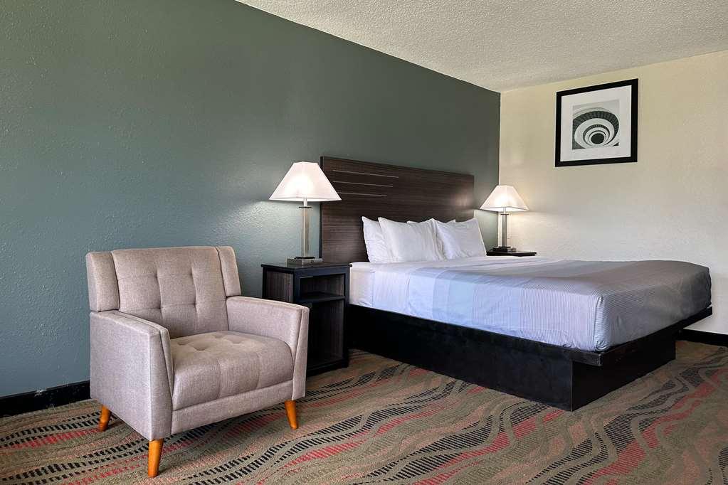 Quality Inn & Suites Santee Room photo