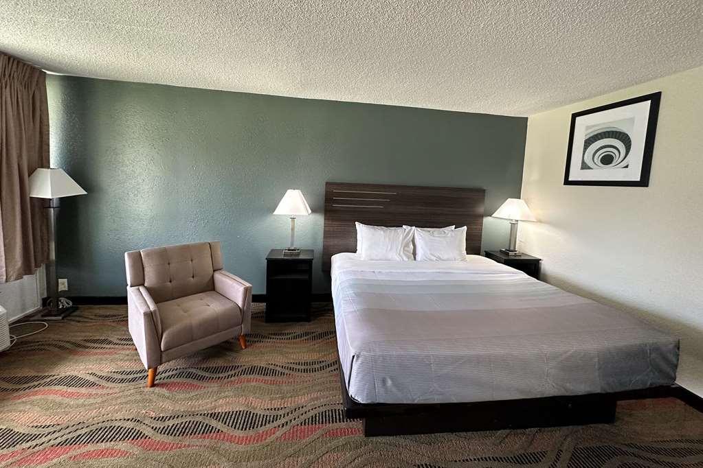 Quality Inn & Suites Santee Room photo