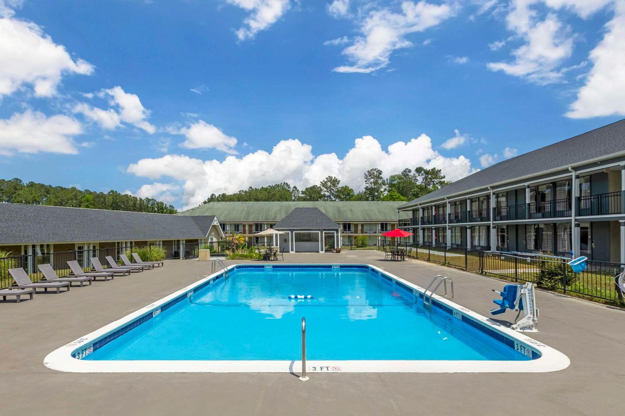 Quality Inn & Suites Santee Exterior photo