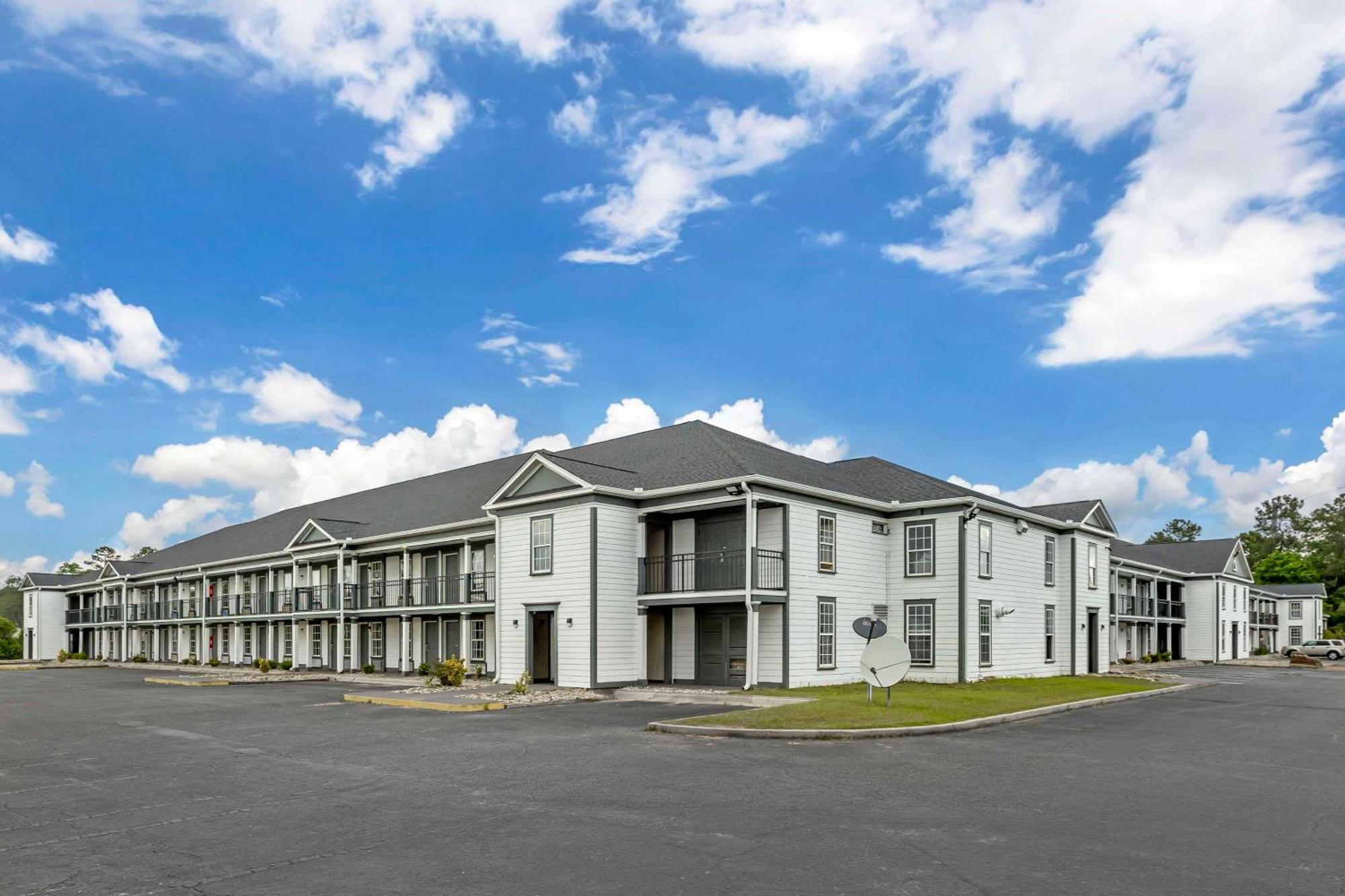 Quality Inn & Suites Santee Exterior photo